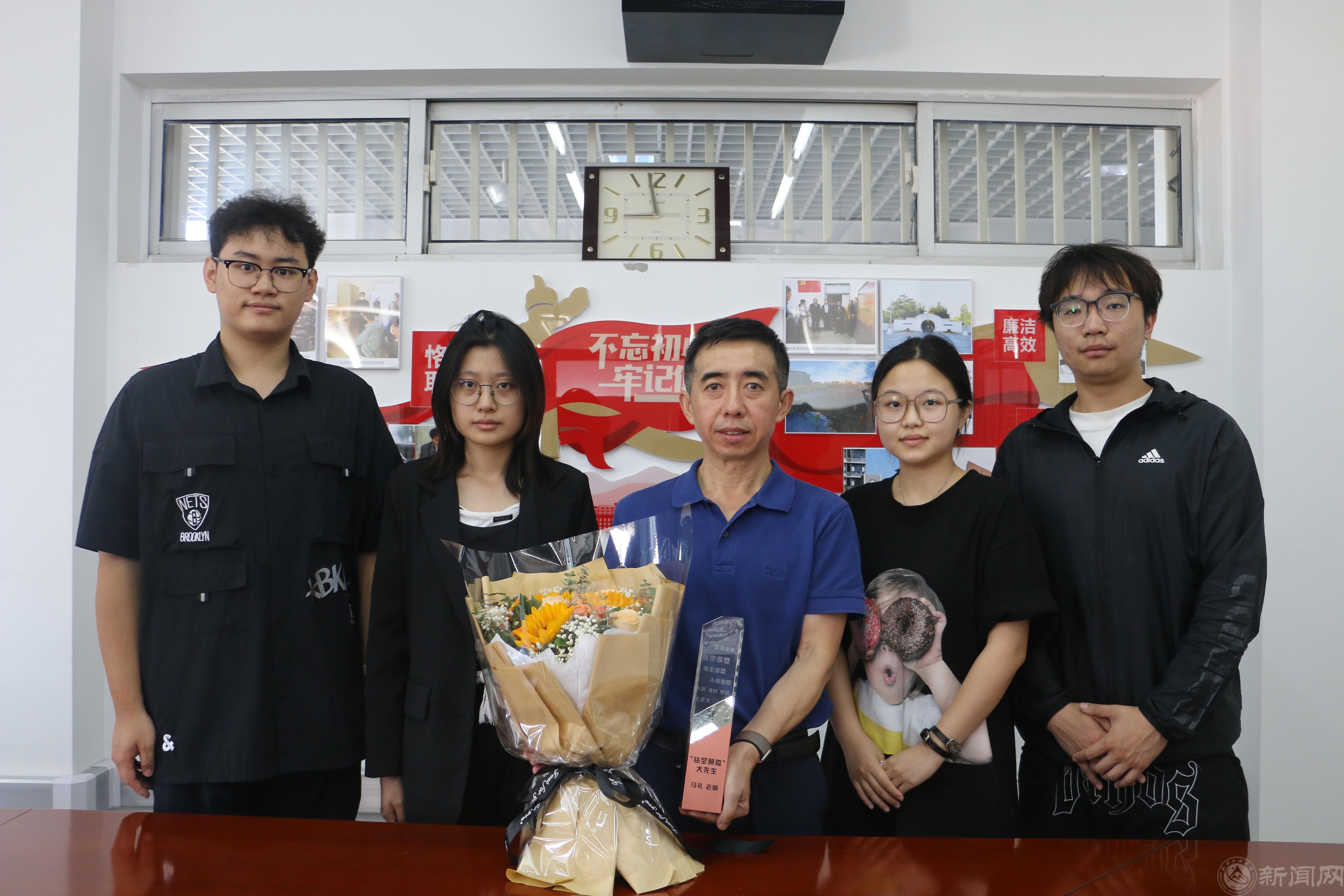 我心目中的大先生-马礼老师.JPG 我心目中的大先生-马礼老师.JPG